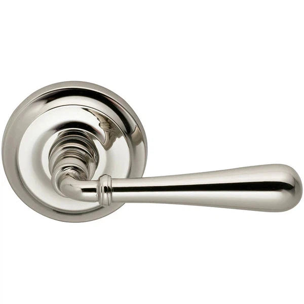 The Omnia Traditions 918 Lever with Round Rosette in Polished Nickel, Lacquered finish