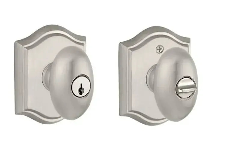 Baldwin ReserveBaldwin Ellipse Knob with Traditional Arch Rosette in 