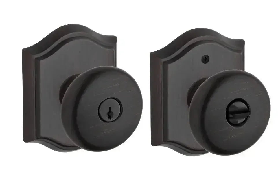 Baldwin ReserveBaldwin Round Knob with Traditional Arch Rosette in 