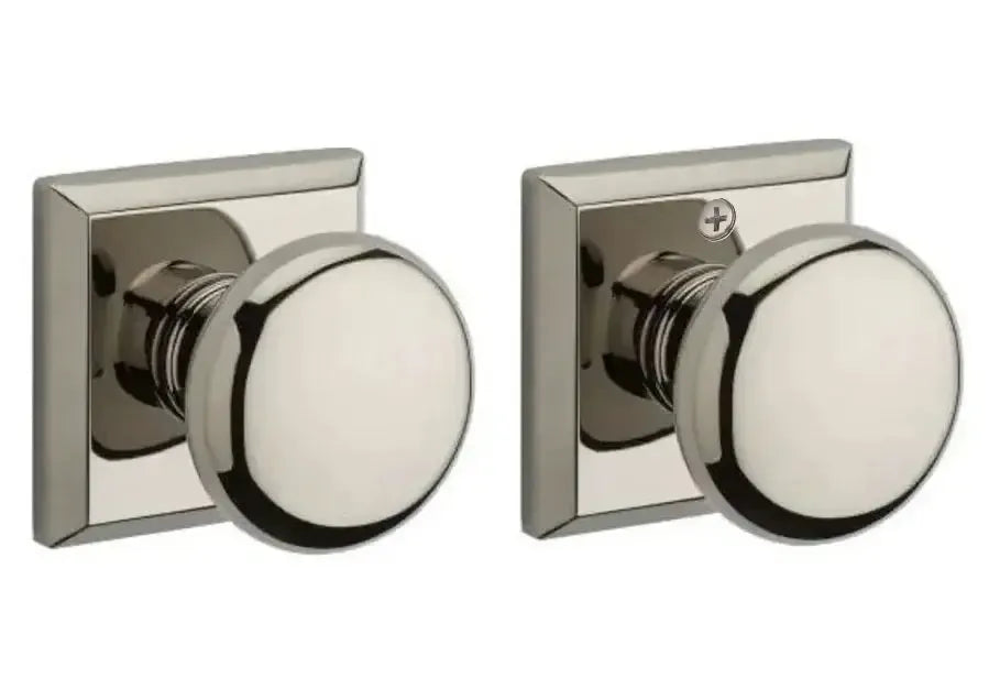 Baldwin ReserveBaldwin Round Knob with Traditional Square Rosette in 