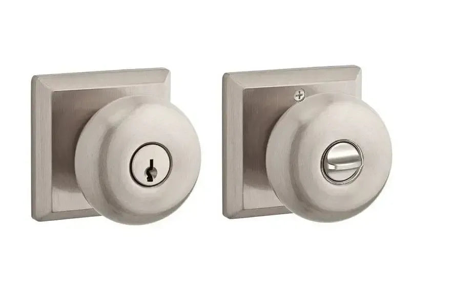 Baldwin ReserveBaldwin Round Knob with Traditional Square Rosette in 