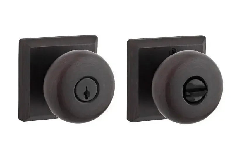 Baldwin ReserveBaldwin Round Knob with Traditional Square Rosette in 