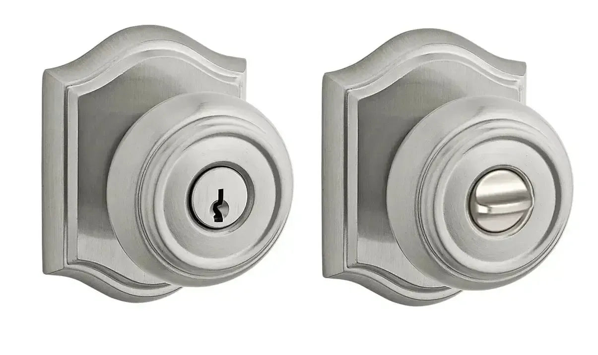 Baldwin ReserveBaldwin Traditional Knob with Traditional Arch Rosette in 