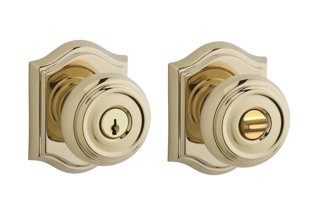 Baldwin Traditional Knob with Traditional Arch Rosette Lifetime Polished Brass