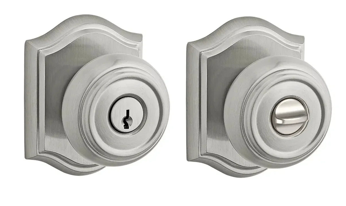 Baldwin Traditional Knob with Traditional Arch Rosette Satin Nickel