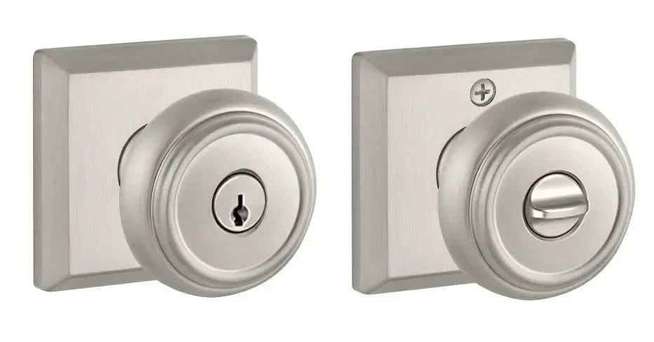 Baldwin Traditional Knob with Traditional Square Rosette Satin Nickel