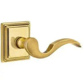 EmtekEmtek Cortina Lever With Wilshire Rosette in 