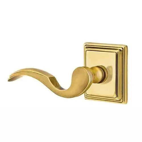 EmtekEmtek Cortina Lever With Wilshire Rosette in 