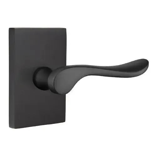 EmtekEmtek Luzern Lever With Modern Rectangular Rosette in 