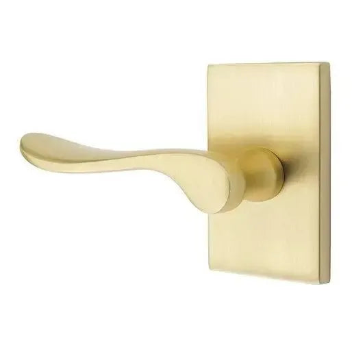 EmtekEmtek Luzern Lever With Modern Rectangular Rosette in 
