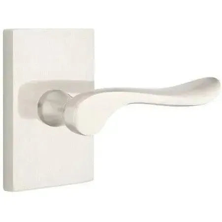 EmtekEmtek Luzern Lever With Modern Rectangular Rosette in 