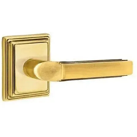 EmtekEmtek Milano Lever With Wilshire Rosette in 