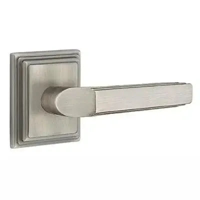 EmtekEmtek Milano Lever With Wilshire Rosette in 