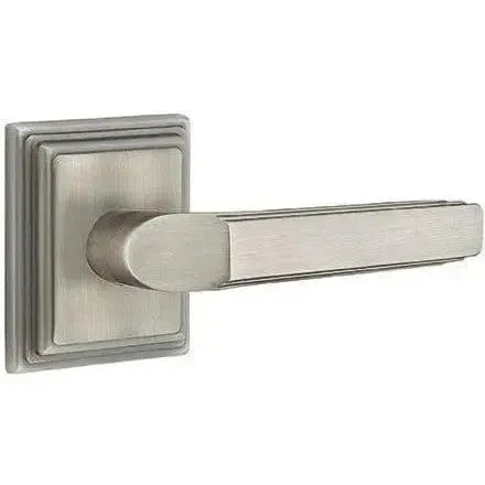 EmtekEmtek Milano Lever With Wilshire Rosette in 