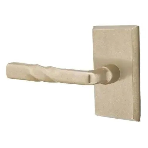 EmtekEmtek Montrose Lever With #3 Rosette in 