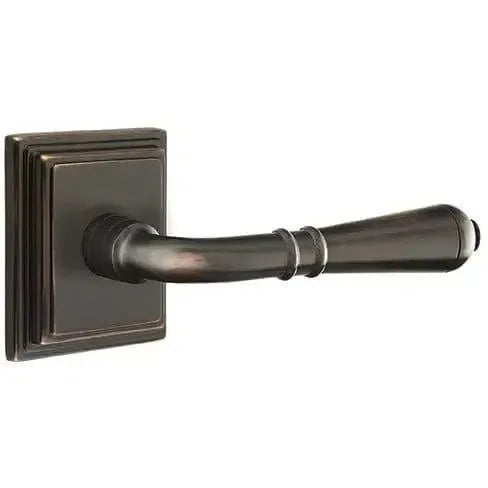 EmtekEmtek Turino Lever With Wilshire Rosette in 