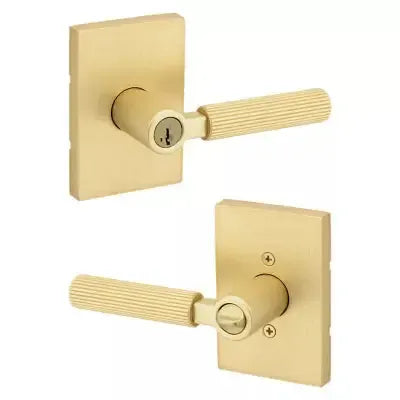 KwiksetKwikset Mirada Lever with Rectangle Rosette in 