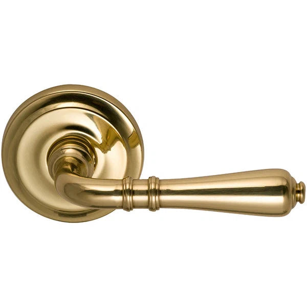 The Omnia Traditions 752 Lever with Round Rosette in Polished Brass, Lacquered finish